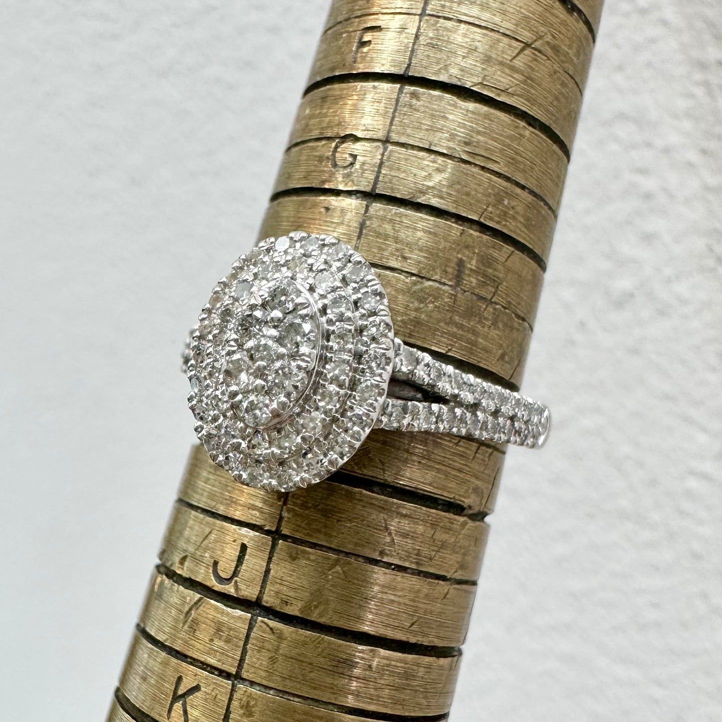 10Ct White Gold .30Ct TW Diamond Ring Sz H 1/2