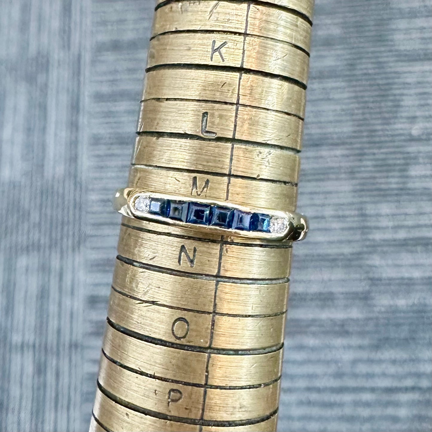 18Ct Yellow Gold Sapphire & Diamond Band Ring Sz M 1/2