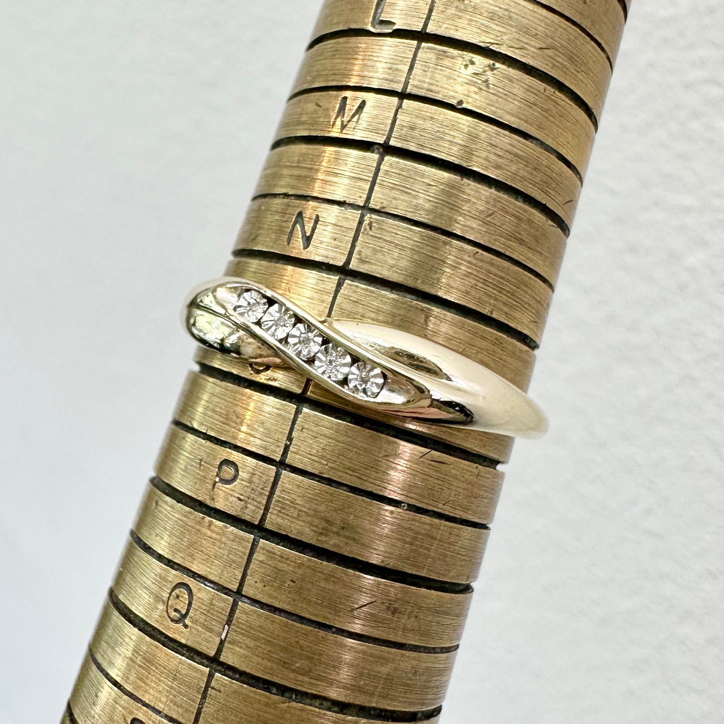 9Ct Yellow Gold Miracle Set Diamond Crossover Ring Sz O