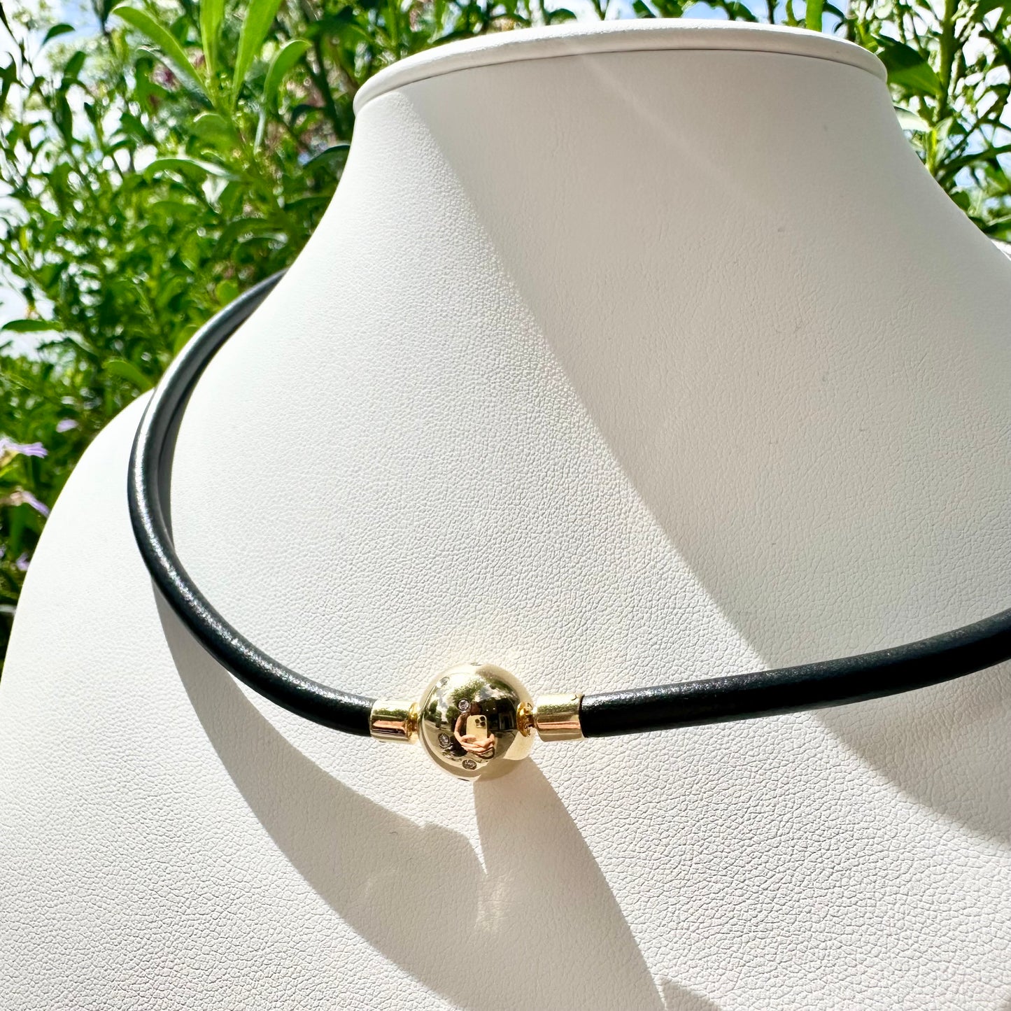 18Ct Yellow Gold Jorg Heinz Inspired Diamond Set Neoprene Bayonet Necklace 47cm