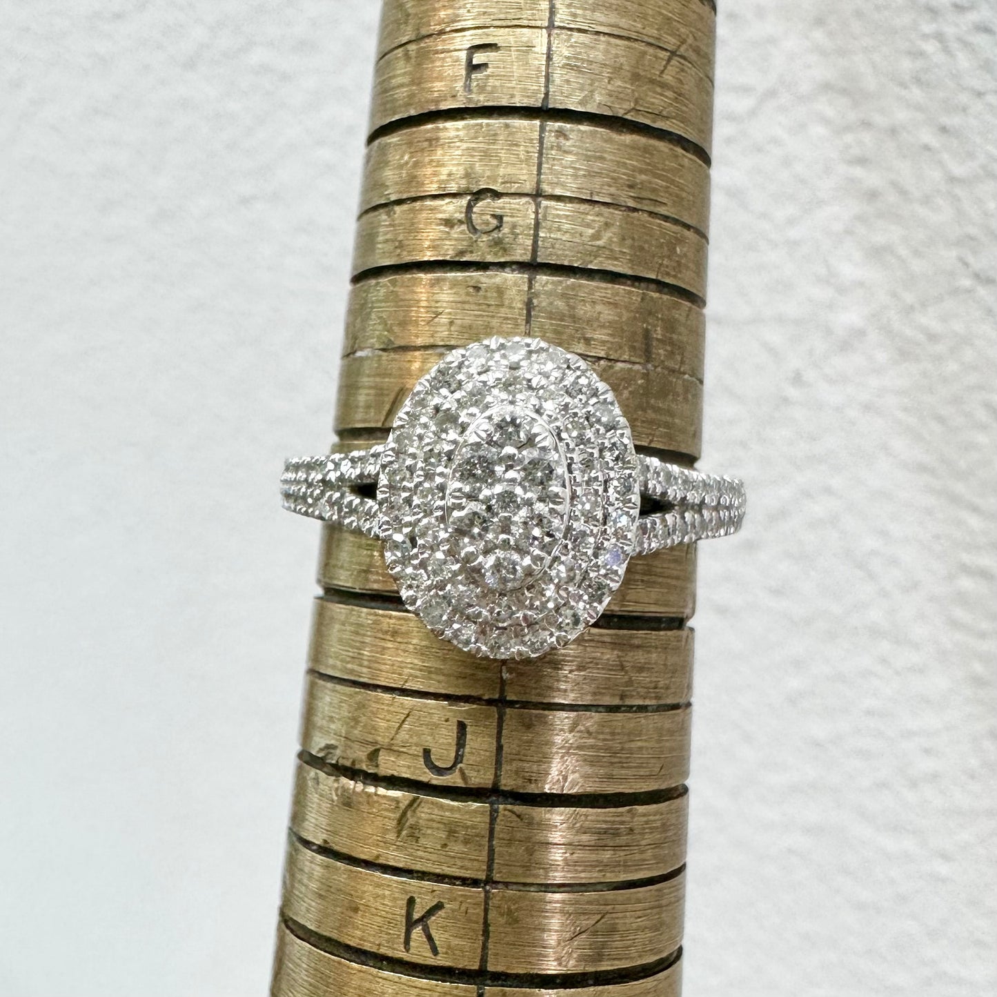 10Ct White Gold .30Ct TW Diamond Ring Sz H 1/2