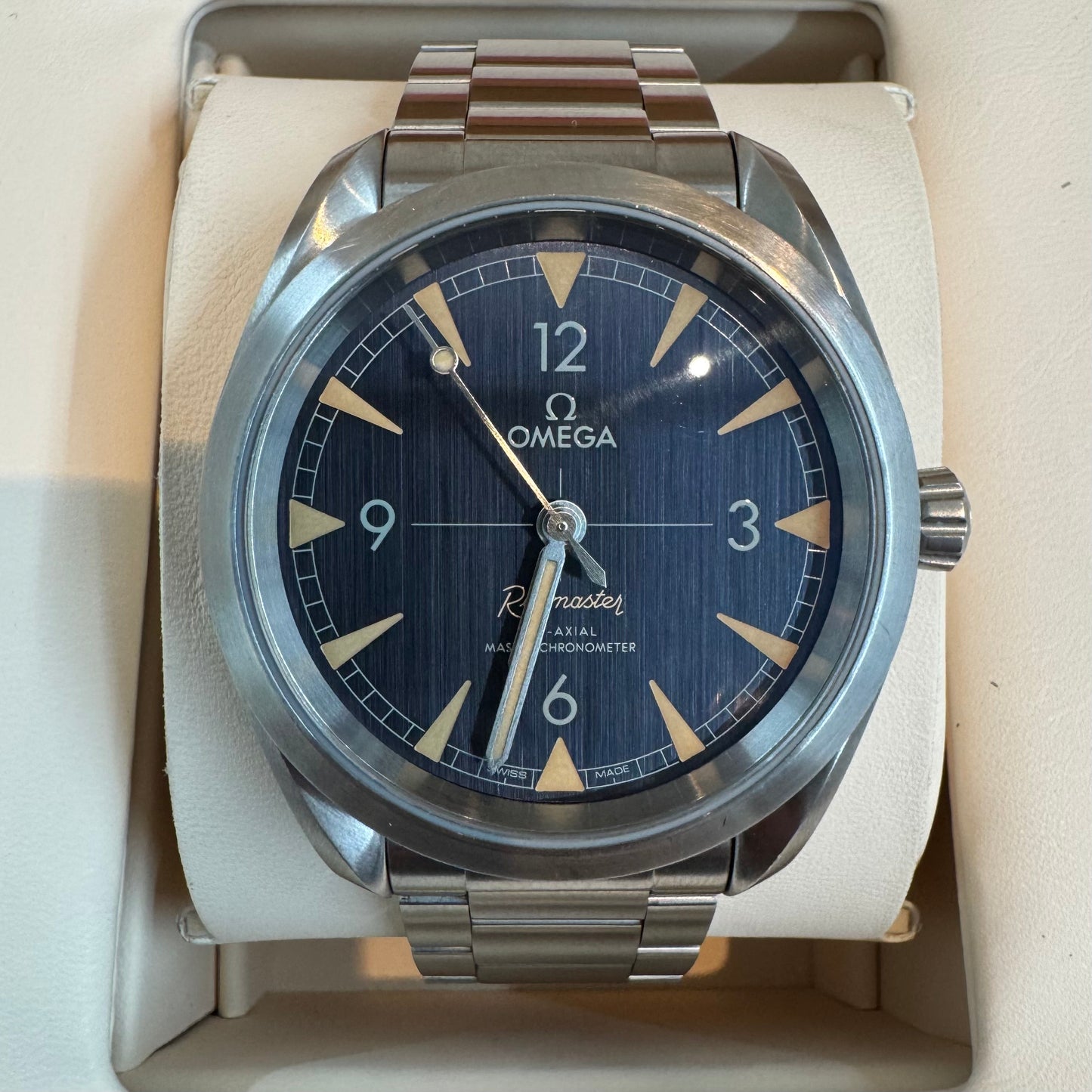 Omega Seamaster Railmaster Co-Axial Master Chronometer 220.12.40.20.01.001 Full Set