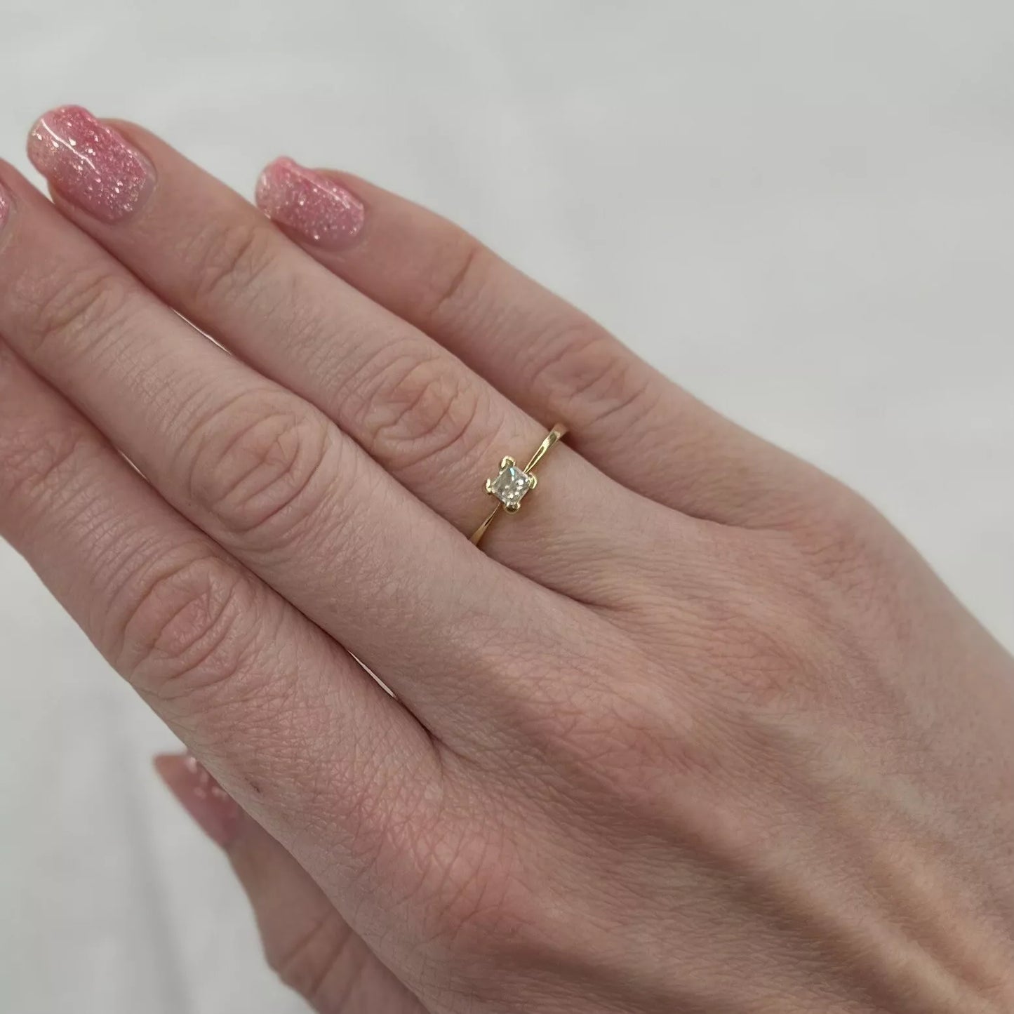 18Ct Yellow Gold Princess Cut .25Ct TW Diamond Solitaire Ring Sz J 1/2