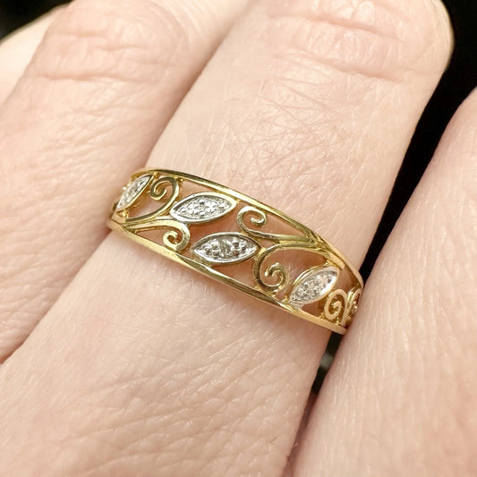 9Ct Two-Toned Gold and Diamond Filigree Leaf Band Ring Sz O