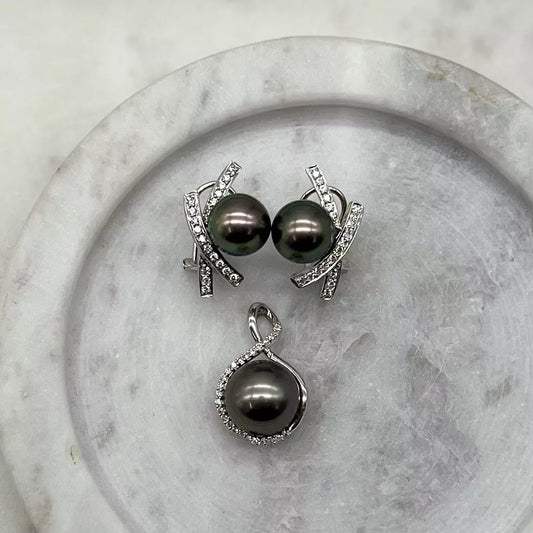 18Ct White Gold Diamond & Tahitian Pearl Pendant & Earring Set  - 0.55 Carat TDW
