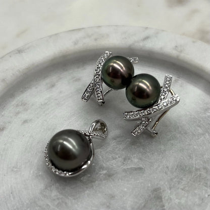 18Ct White Gold Diamond & Tahitian Pearl Pendant & Earring Set  - 0.55 Carat TDW