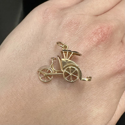 18Ct Yellow Gold Vintage Rickshaw Tricycle Carriage With Moveable Wheels Charm