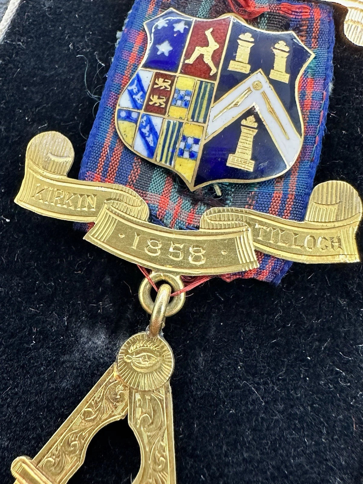 Vintage 14Ct Yellow Gold & .10 Carat Diamond Masonic Medal - Lodge Athole 1858