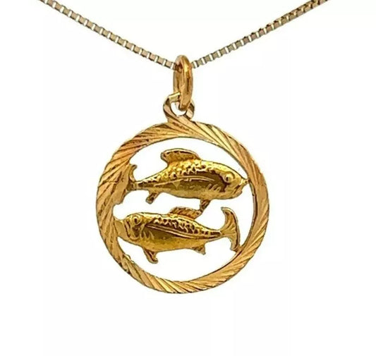 18Ct Yellow Gold Vintage Pisces Zodiac Pendant