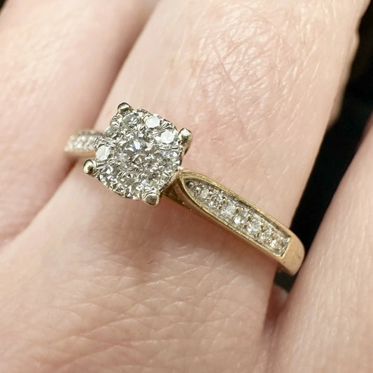 9Ct Yellow Gold 0.25 Carat TW Diamond Cluster Ring Sz S 1/2