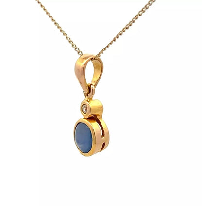 18Ct Yellow Gold Blue Cabochon Gemstone & Diamond Pendant