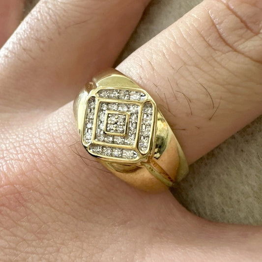 9Ct Yellow Gold 0.15 Carat TW Diamond Men's Ring Sz U