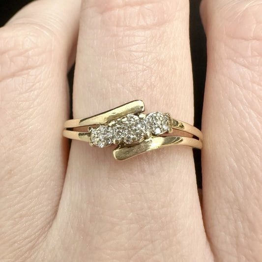 10Ct Yellow Gold Diamond Set Split Shank Band Ring Sz O