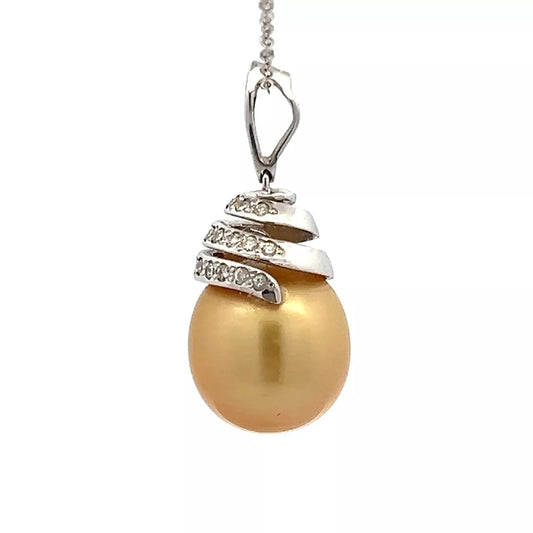 18Ct White Gold South Seas Pearl & 0.21 Carat TW Diamond Accent Pendant
