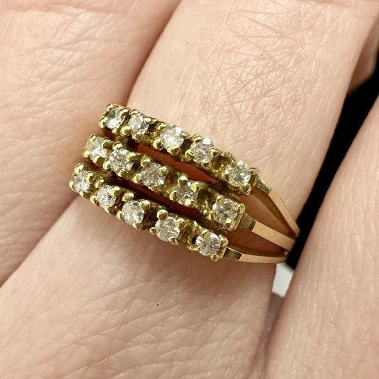 18Ct Yellow Gold Vintage .30 Carat TW Diamond Ring Sz N