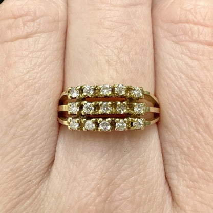 18Ct Yellow Gold Vintage .30 Carat TW Diamond Ring Sz N