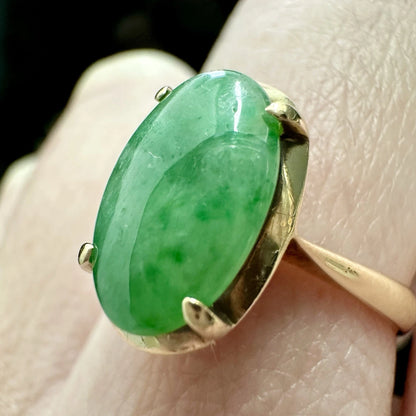 18Ct Yellow Gold Vintage Cabochon Cut Jade Ring Sz O 1/2