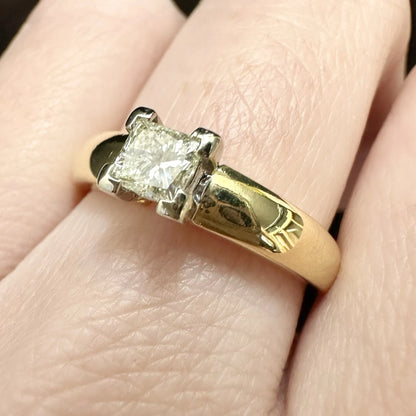 18Ct Yellow Gold Princess Cut Diamond Ring