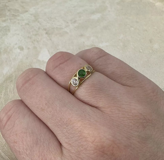 18Ct Yellow Gold Green & Clear CZ Open Band Trilogy Ring