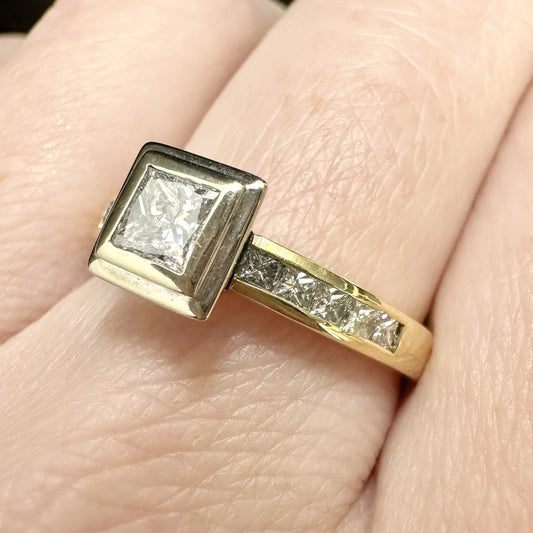 18Ct Yellow Gold Princess Cut Diamond Ring