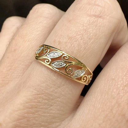 9Ct Two-Toned Gold and Diamond Filigree Leaf Band Ring Sz O