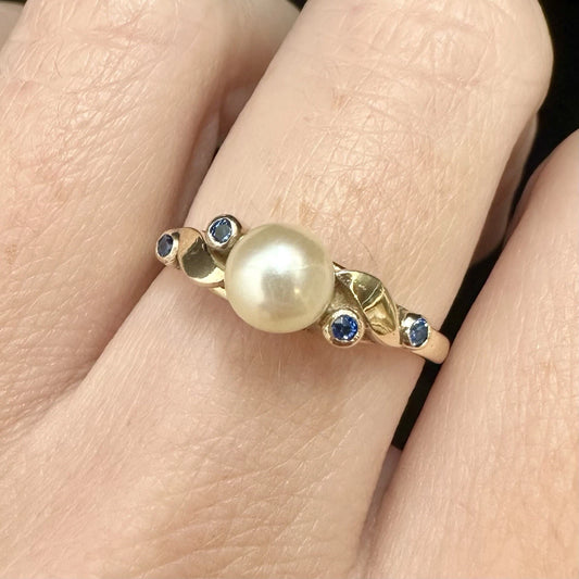 9Ct Yellow Gold Vintage Cultured Pearl and Synthetic Sapphire Ring - Sz P