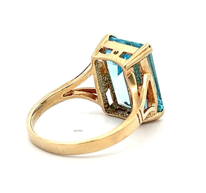 9Ct Yellow Gold Emerald Cut Blue Topaz Ring - Sz M