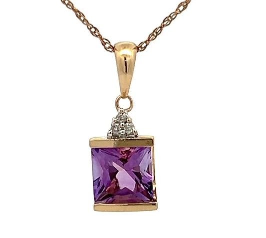 10Ct Yellow Gold Amethyst Diamond Accent Charm Pendant