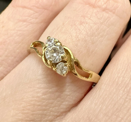 18Ct Yellow Gold .25Ct TW Diamond Simulant Trilogy Ring Sz L 1/2