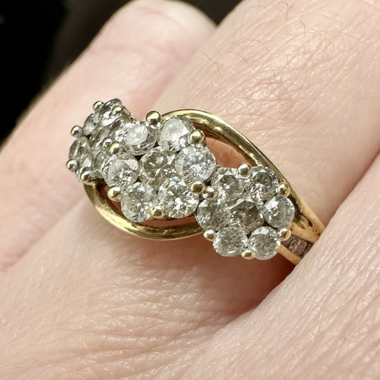 10Ct Yellow Gold 1 Carat TW Diamond Cluster Trilogy Ring Sz N 1/2