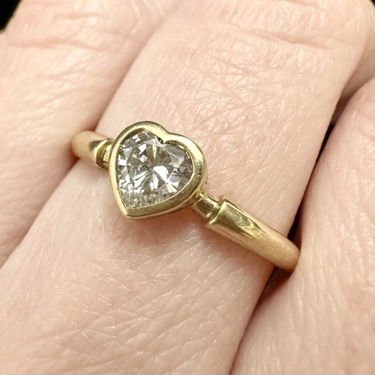 9Ct Yellow Gold Heart Shaped CZ Bezel Set Ring Sz Q