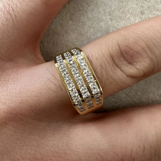 18Ct Yellow Gold 1.02 Carat TW Diamond Men's Signet Ring - Sz S 1/2 VAL INCLUDED