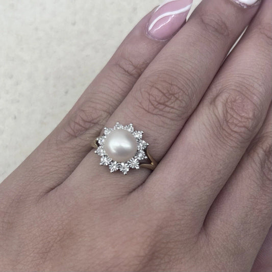 9Ct Yellow Gold Pearl & Diamond Accent Split Shank Ring