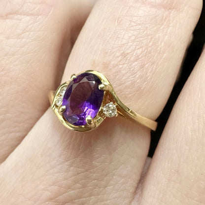 18Ct Yellow Gold Amethyst & .03 Carat TW Diamond Accent Ring Sz M