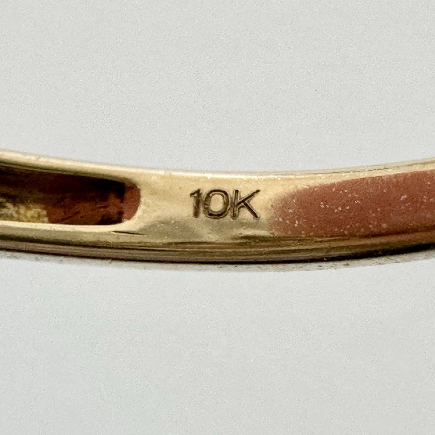 10Ct Yellow Gold Diamond Set Split Shank Band Ring Sz O