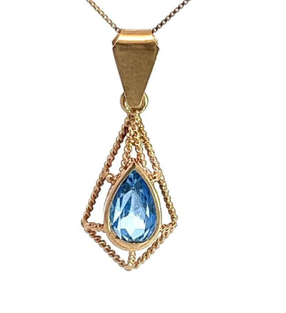 14Ct Yellow Gold Blue Gemstone Prisim Style Pendant